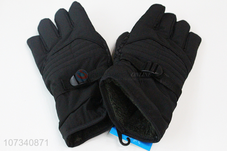 China manufacturer men winter sports gloves for climbing & hiking