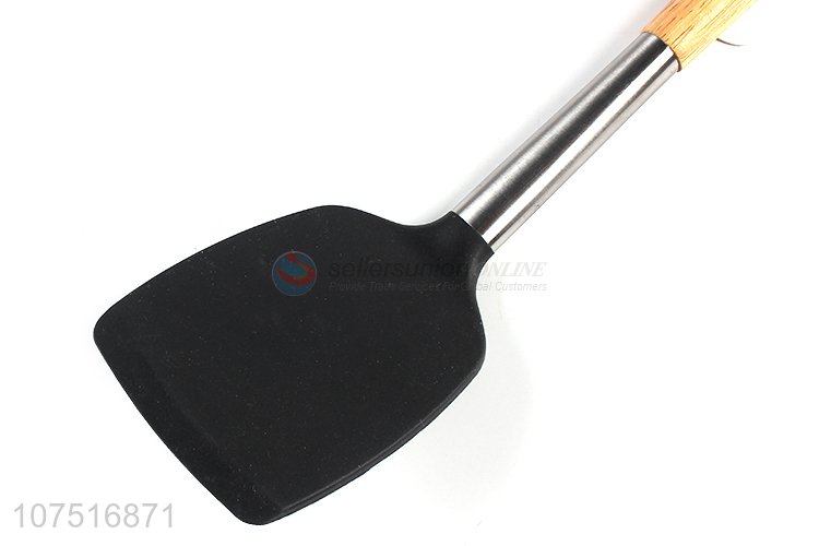 Good Sale Silicone Pancake Turner With Wooden Handle