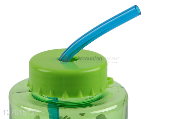 Hot sale food grade bpa free plastic water bottle drinking bottle with straw