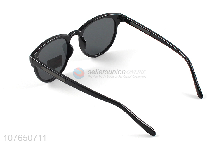 Wholesale Vintage Sun Glasses Fashion Sunglasses For Men And Women