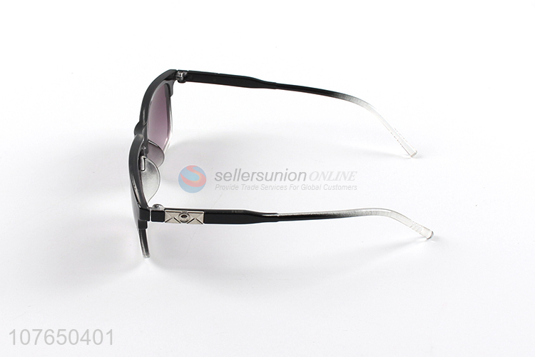 Newest Adult Sunglasses Fashion Eyewear For Travel And Holiday