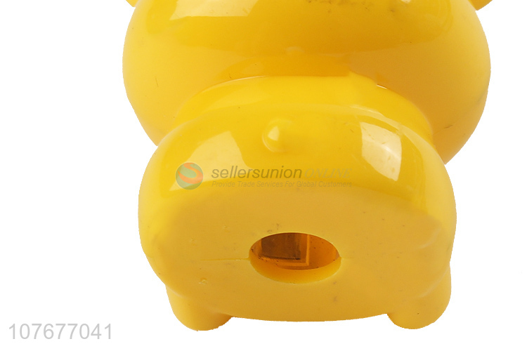 Premium quality student stationery bear shape plastic pencil sharpener