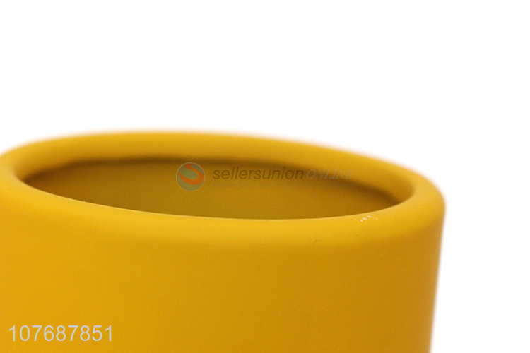 New type of high-grade home decoration ceramic vase with imitation frosted texture