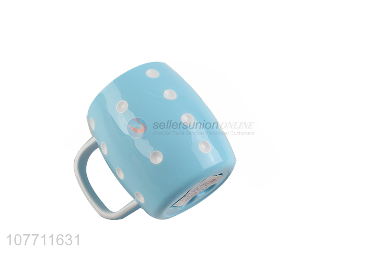 Wholesale fashionable unbreakable bpa free plastic water cup with handle