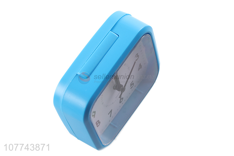 Best selling plastic blue table clock for household