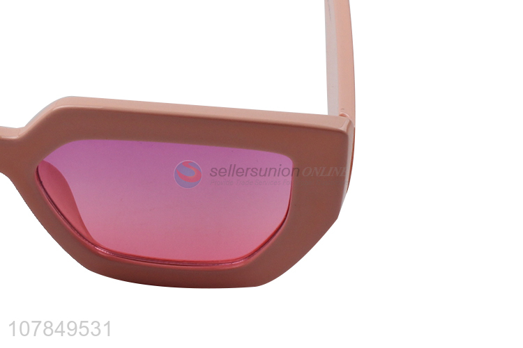 Hot Selling Fashionable Sunglasses Plastic Eyeglasses For Women