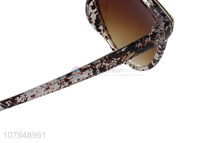 New Arrival Fashion Cat Eye Glasses Best Ladies Eyewear