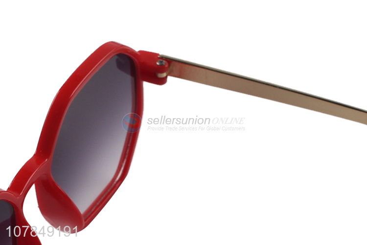 Fashion Design Red Frame Sunglasses Ladies Eyeglasses