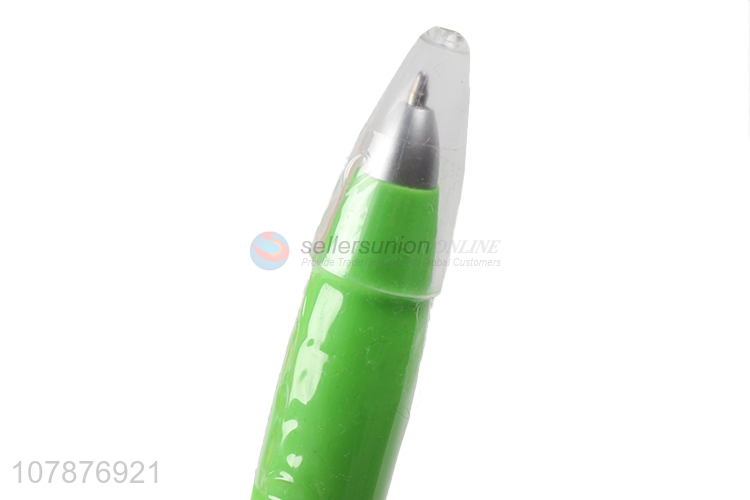 Yiwu wholesale green cartoon bear plastic ballpoint pen with lid