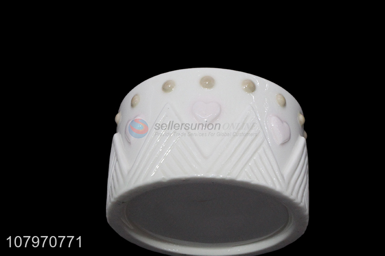 China factory embossed ceramic jewelry storage box with flower lid