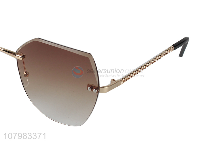 New Design Fashion Sun Glasses Cheap Glasses Summer Eyewear