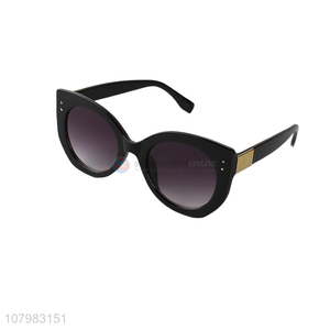 New Design Cat Eye Sunglasses Fashion Eyewear For Leisure And Vacation