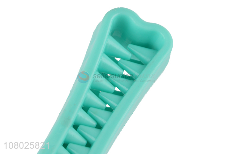 China market green silicone chew toy pet molar toy