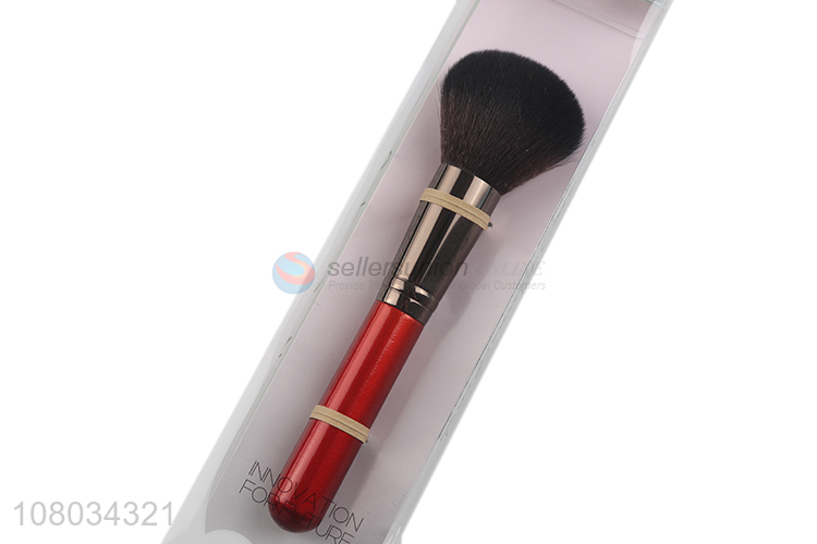 Latest design wooden handle women cosmetic brush makeup brush