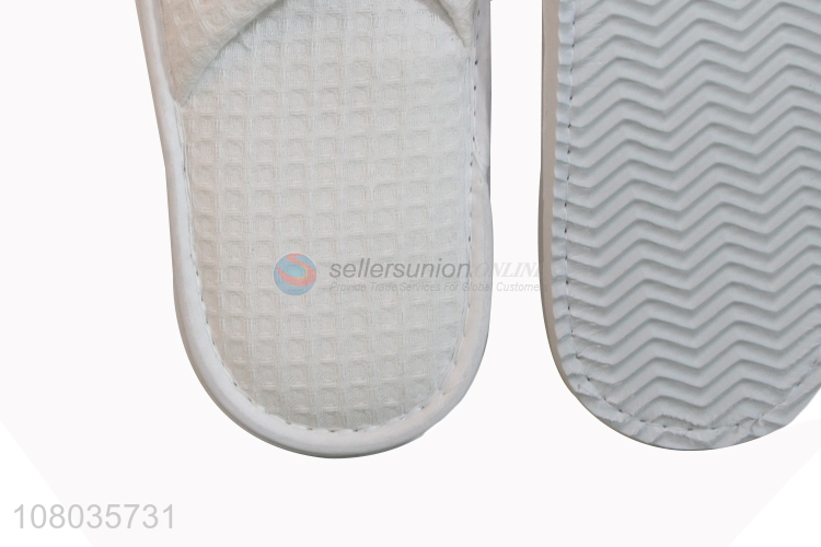 Low price wholesale white hotel disposable slippers