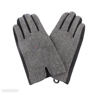 Low price ladies black polyester windproof gloves wholesale