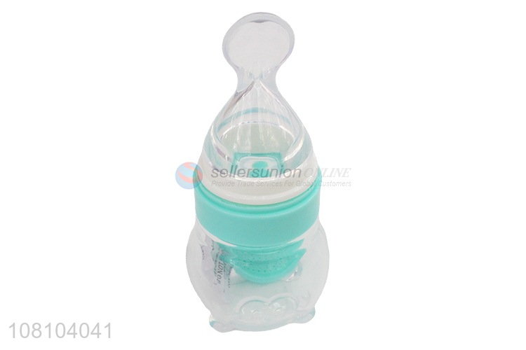 New Design Baby Squeeze Feeding Bottle With Spoon