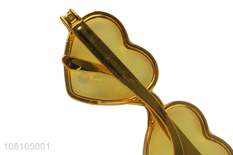 Yiwu market gold heart party glasses novelty sunglasses eyewear