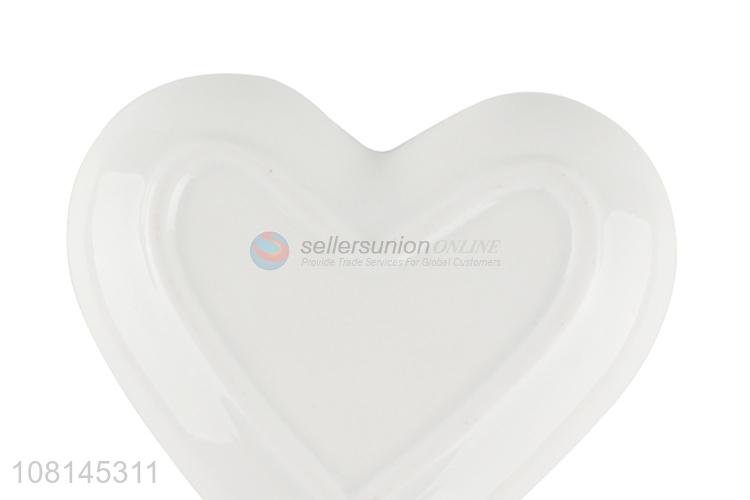 Factory Wholesale Heart-Shaped Ceramic Plate With Gold Rim