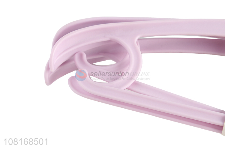 Yiwu market durable plastic clothes hanger wide clothes hanger