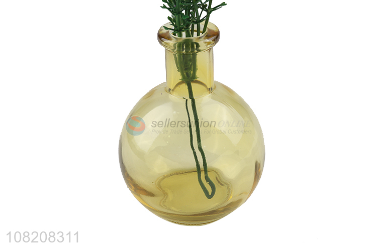 Factory price artificial flower in small glass vase for centrepiece