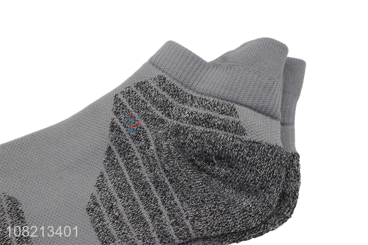 Hot selling sport ankle socks anti-slip outdoor socks for men