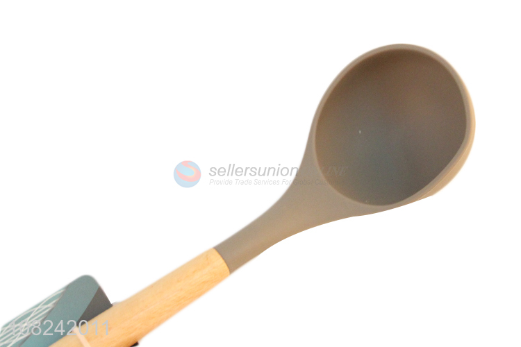 Good wholesale price bamboo handle silicone soup spoon