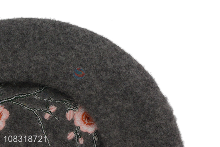 Yiwu wholesale creative plum embroidery beret wool beret