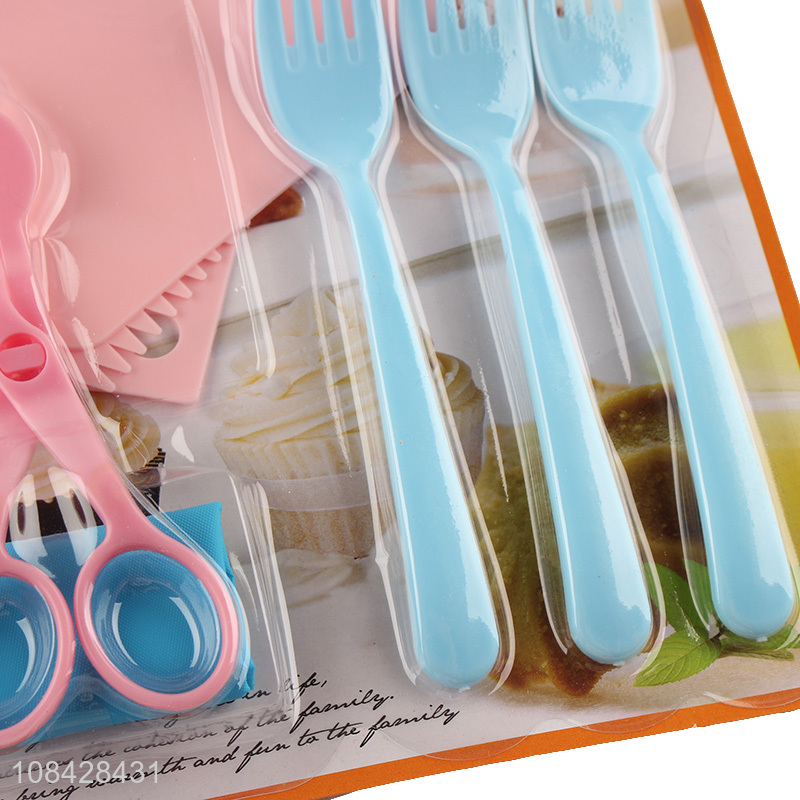 Bottom price bakeware set kitchen baking tool set with cupcake cups