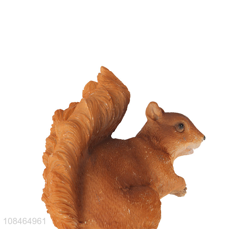 Wholesale resin squirrel figurine garden sculptures & statues for decor