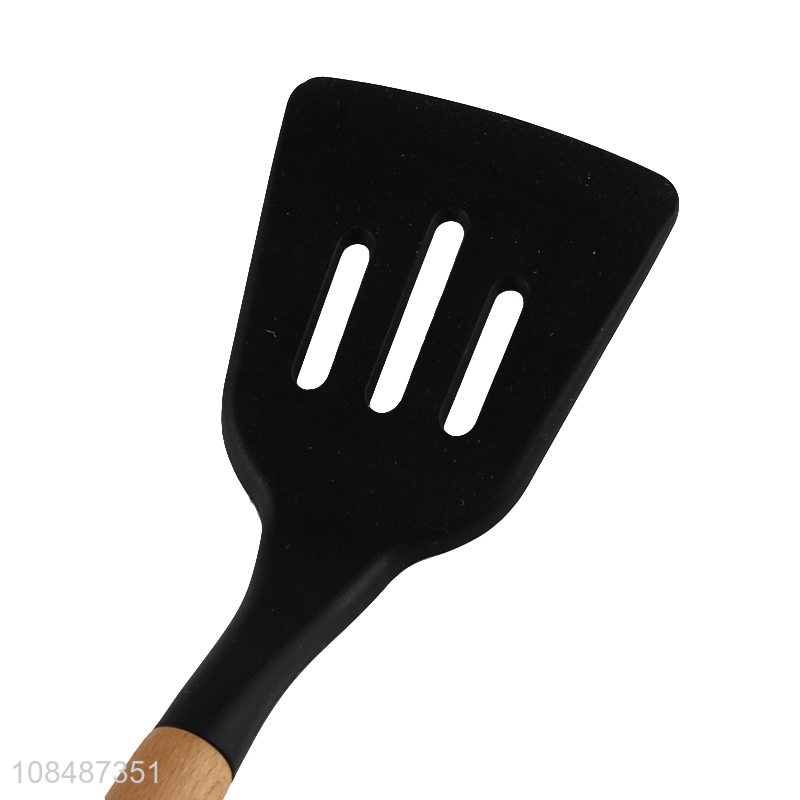 Wholesale kitchen cooking tools slotted silicone spatula for egg & fish