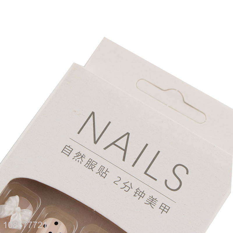 Online wholesale women cute nail decoration fake nails