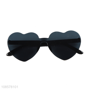 Wholesale fashion heart shaped polarized sunglasses for ladies