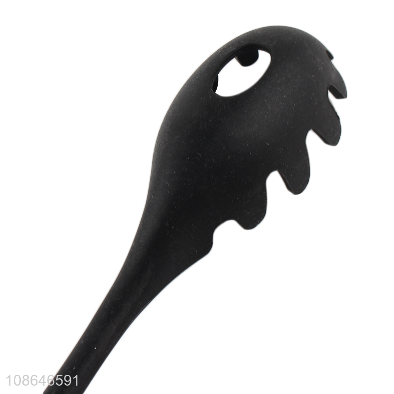 China wholesale black silicone spaghetti spoon pasta server