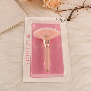 Top sale fan shaped makeup brush for beauty tool