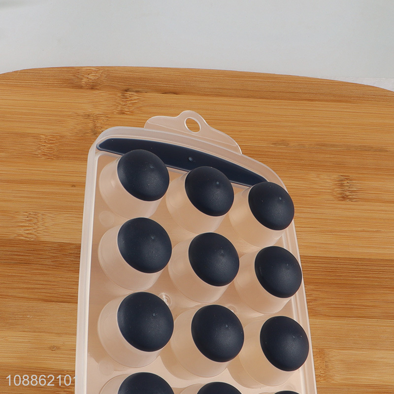 Hot selling round ice cube tray for water bottle whiskey cocktail