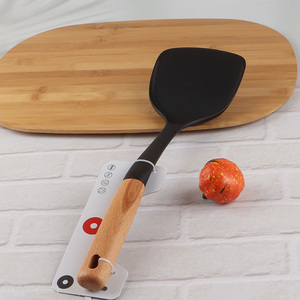 Wholesale heat resistant nylon Chinese wok spatula with wooden handle