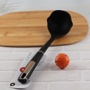 Good quality heat resistant silicone soup ladle for cooking serving