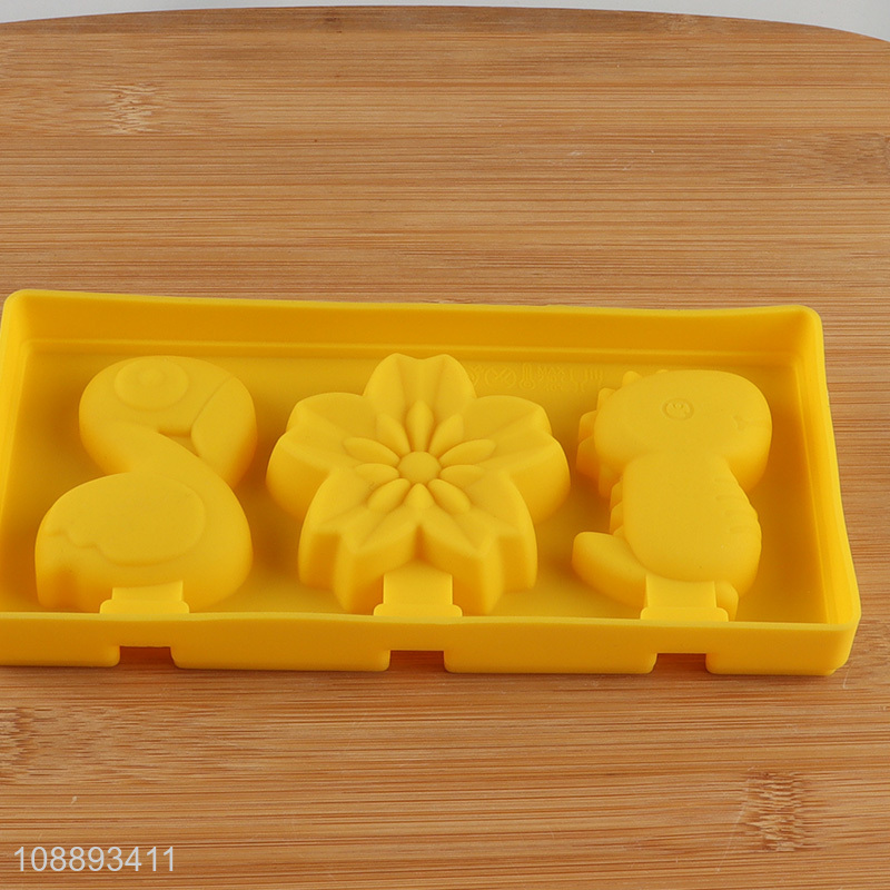 Low price cartoon silicone popsicle mold ice pop mold