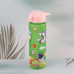 New Arrival 700ml Cartoon Plastic Water Bottle with Flip <em>Straw</em> for Kids