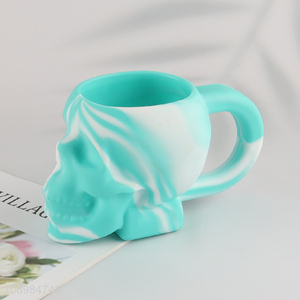 Popular products skull shaped silicone water cup with handle