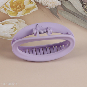 Wholesale Oval Hair Claw Clips Hollowed-Out Geometric Plastic Hair Jaw Clips