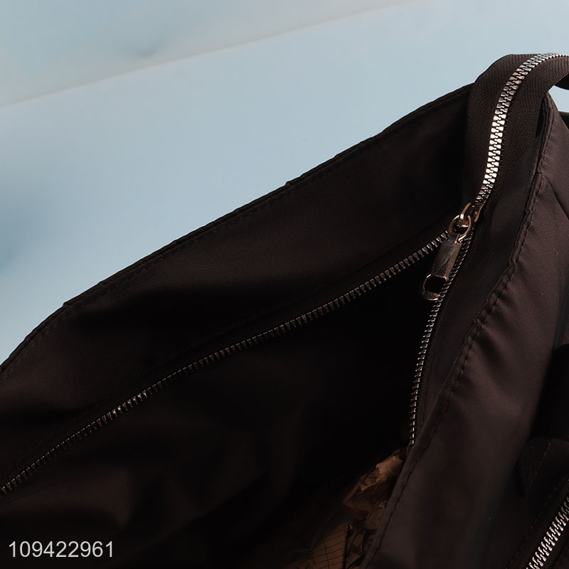 Wholesale fashion portable lightweight black handbag