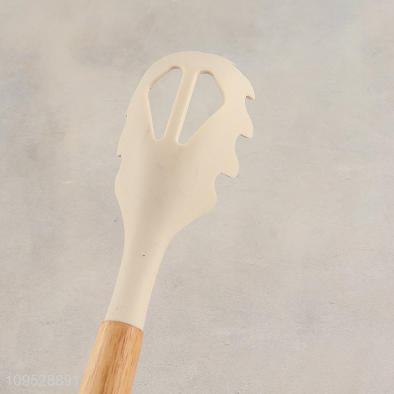 Yiwu market wood handle silicone spaghetti spatula