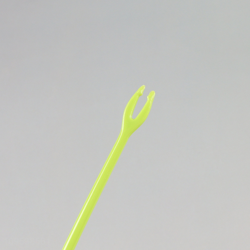 Factory direct sale colorful plastic fruit fork picks