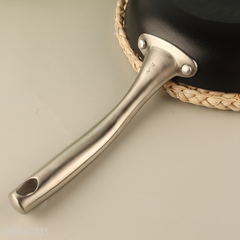 Low price black round kitchen cooking frying pan
